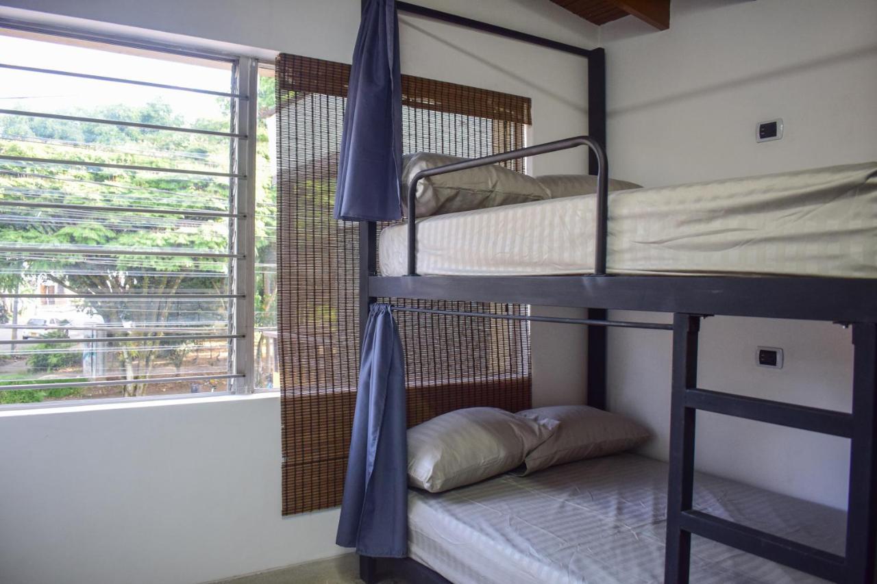 Area 51 Hostel Medellin Luaran gambar