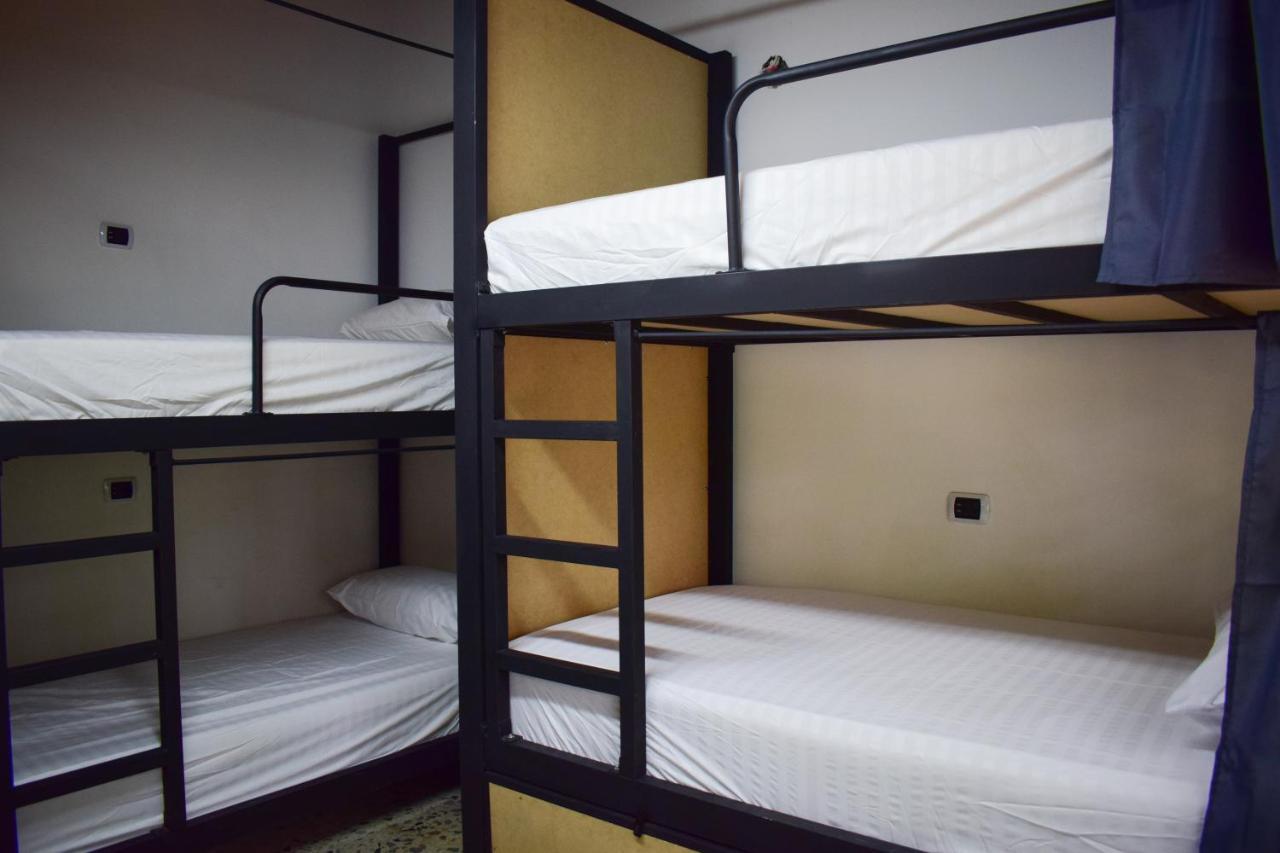 Area 51 Hostel Medellin Luaran gambar