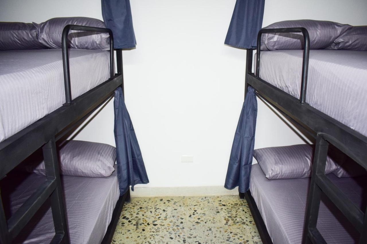 Area 51 Hostel Medellin Luaran gambar